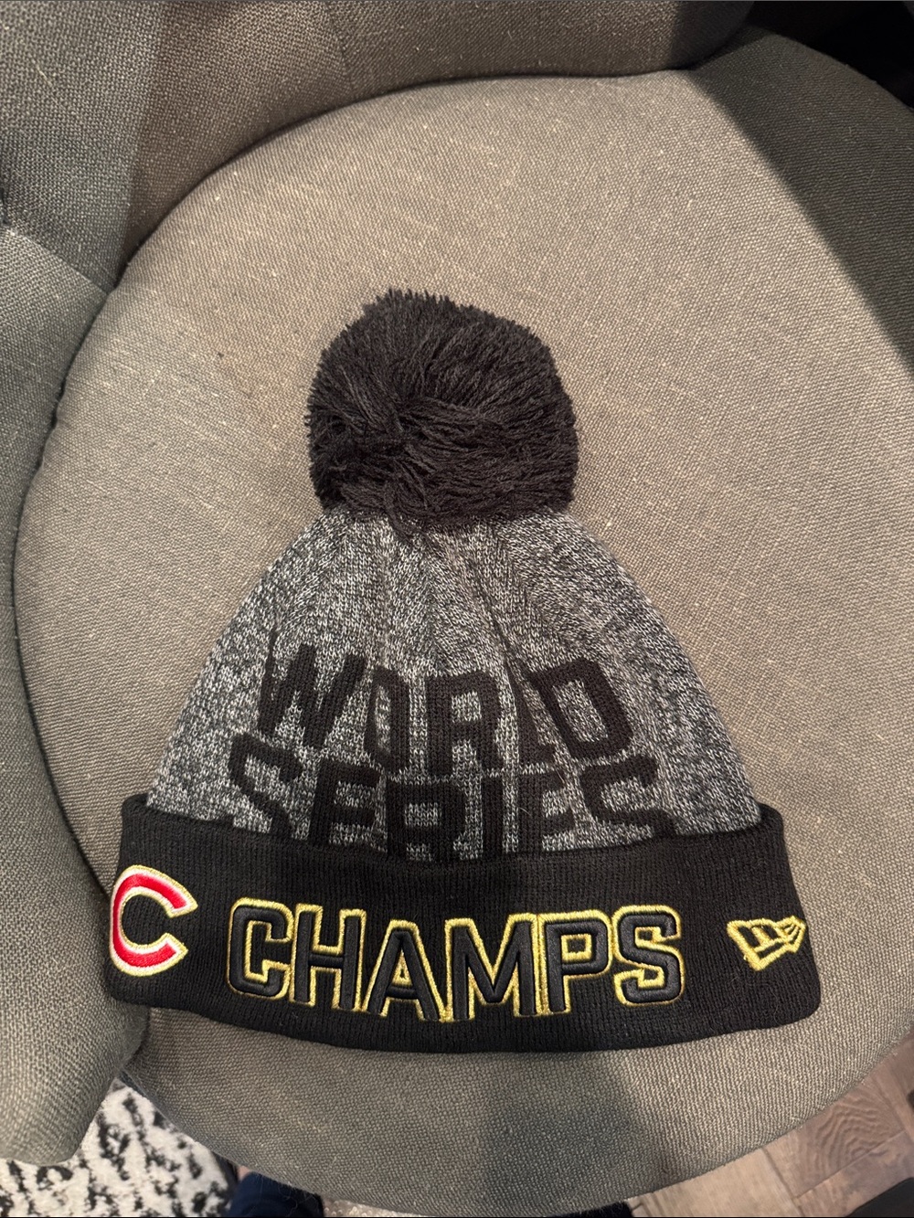 Chicago Cubs World Series Champs Pom Beanie - Black/Gray/Yellow